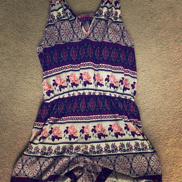 Super cute summer romper!! - Picture 1 of 3